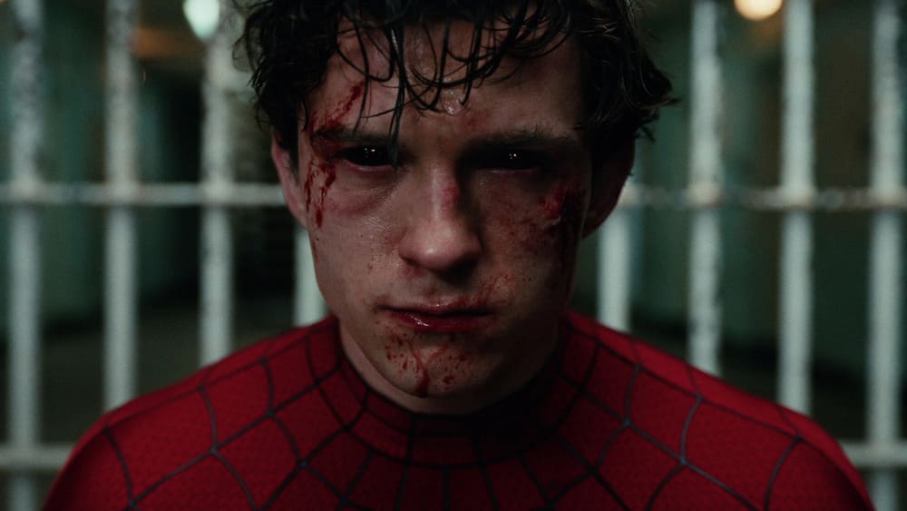 Tom Holland mint Peter Parker a Pókember - Vadonatúj nap című szuperhősfilmben